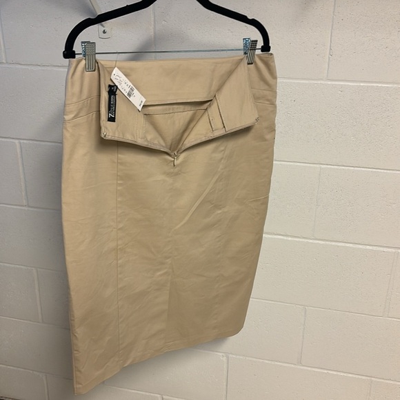 7th Avenue Classic Tan Women's Skirt - Picture 3 of 8